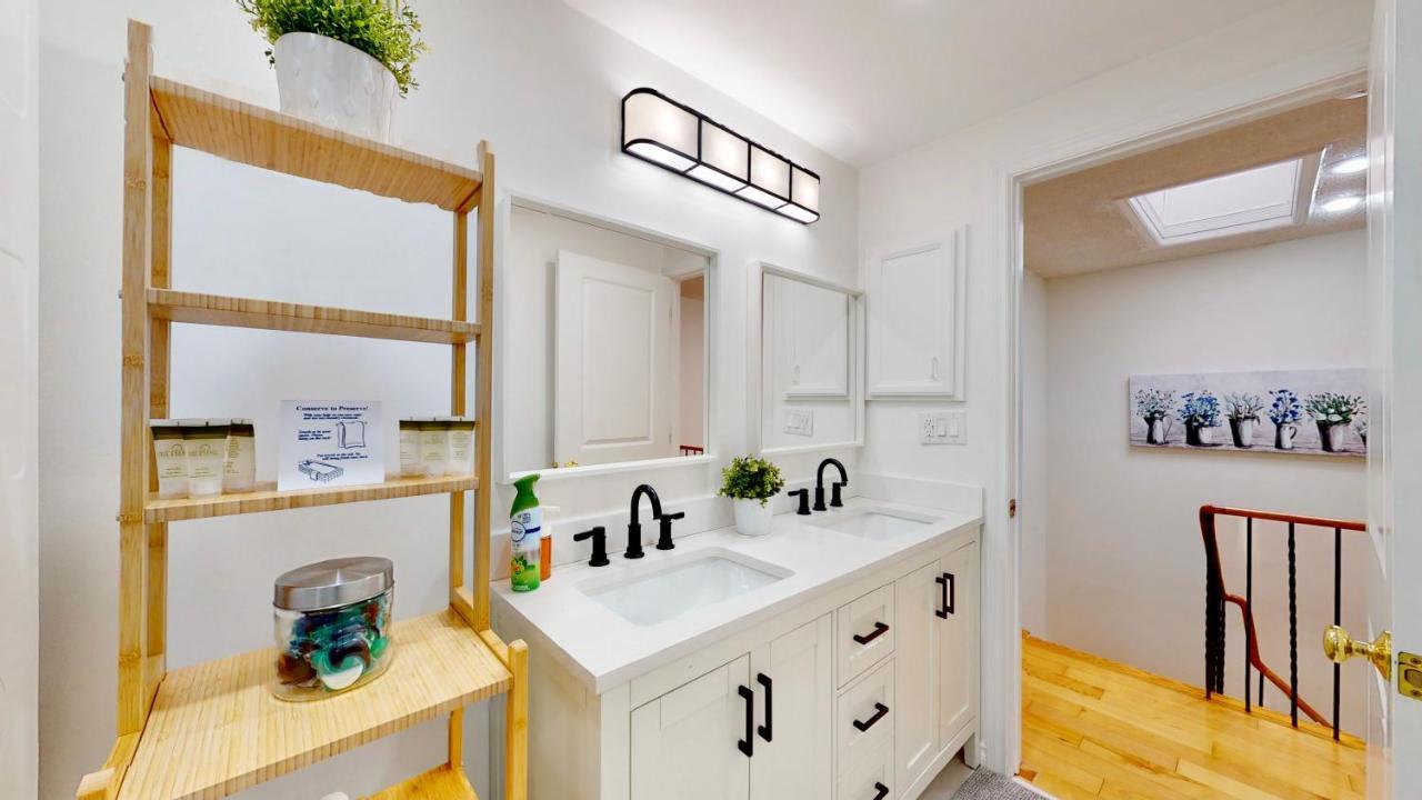 Modern Bright Cozy 3Bed 3Bath Vacation House In Ajax, Greater Toronto Area Gta, On, Canada Exterior foto